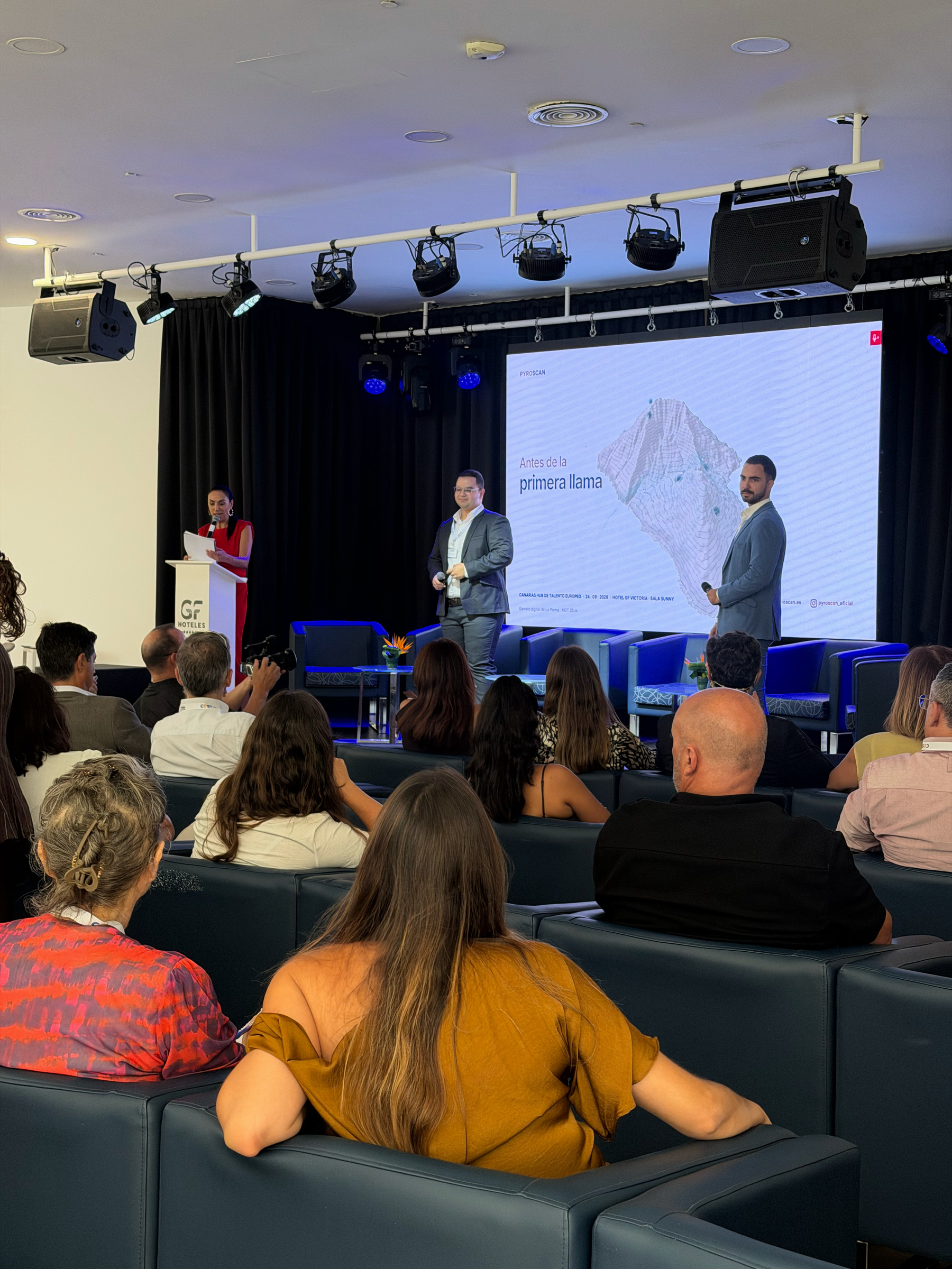 Presentación de PyroScan ante el público en Canarias Hub de Talento Europeo
